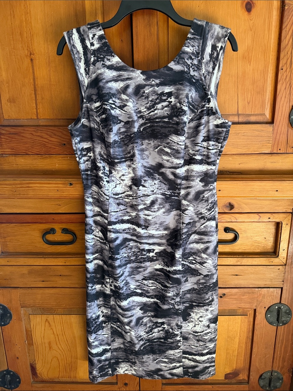 Jennifer Lopez capped sleeve dress